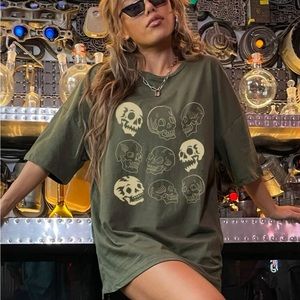 Oversized green skull t shirt